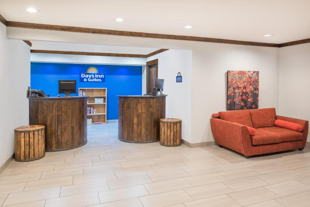 Days Inn by Wyndham Osage Beach Lake of the Ozarks image 20
